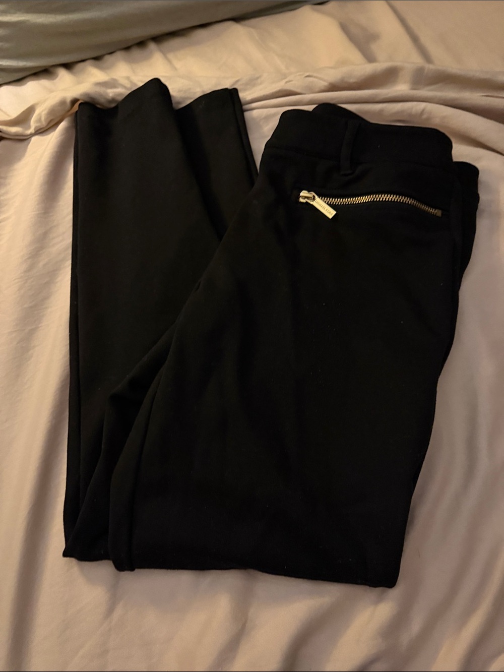 Black Woman’s Slim Zip-Pocket Michael Kors Pants